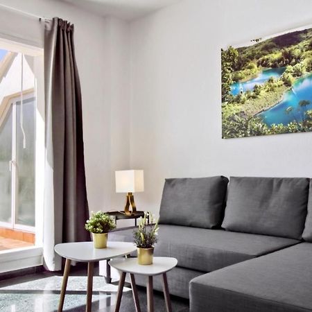 Atico Con Terraza Privada En Malaga Centro Apartment Luaran gambar