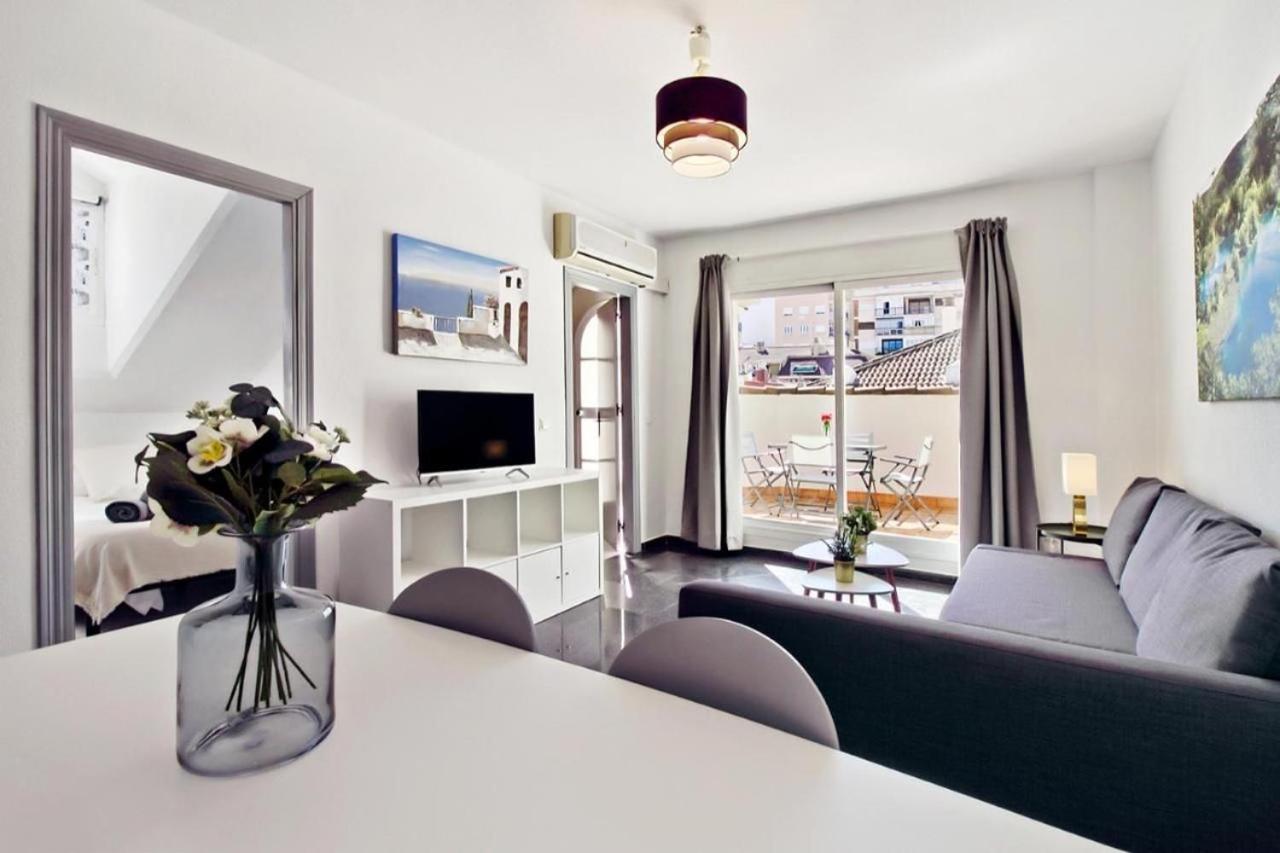 Atico Con Terraza Privada En Malaga Centro Apartment Luaran gambar