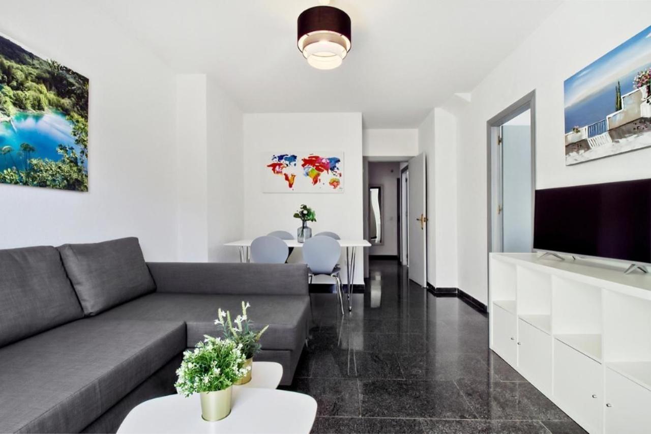 Atico Con Terraza Privada En Malaga Centro Apartment Luaran gambar