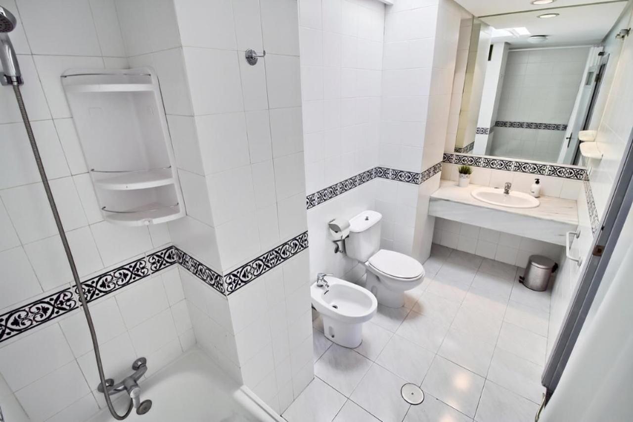 Atico Con Terraza Privada En Malaga Centro Apartment Luaran gambar