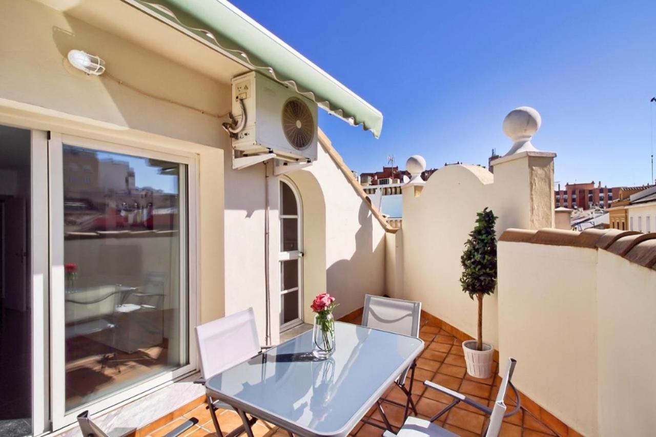 Atico Con Terraza Privada En Malaga Centro Apartment Luaran gambar
