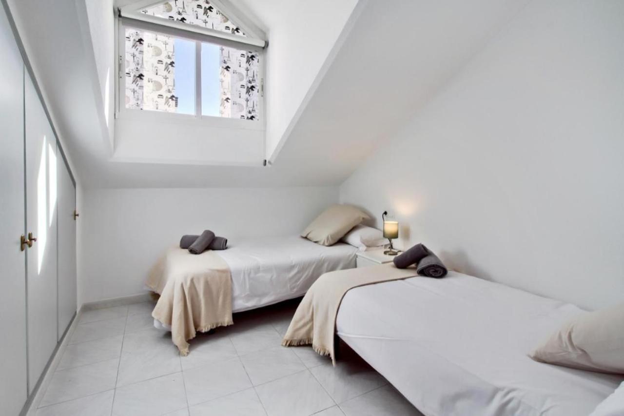 Atico Con Terraza Privada En Malaga Centro Apartment Luaran gambar