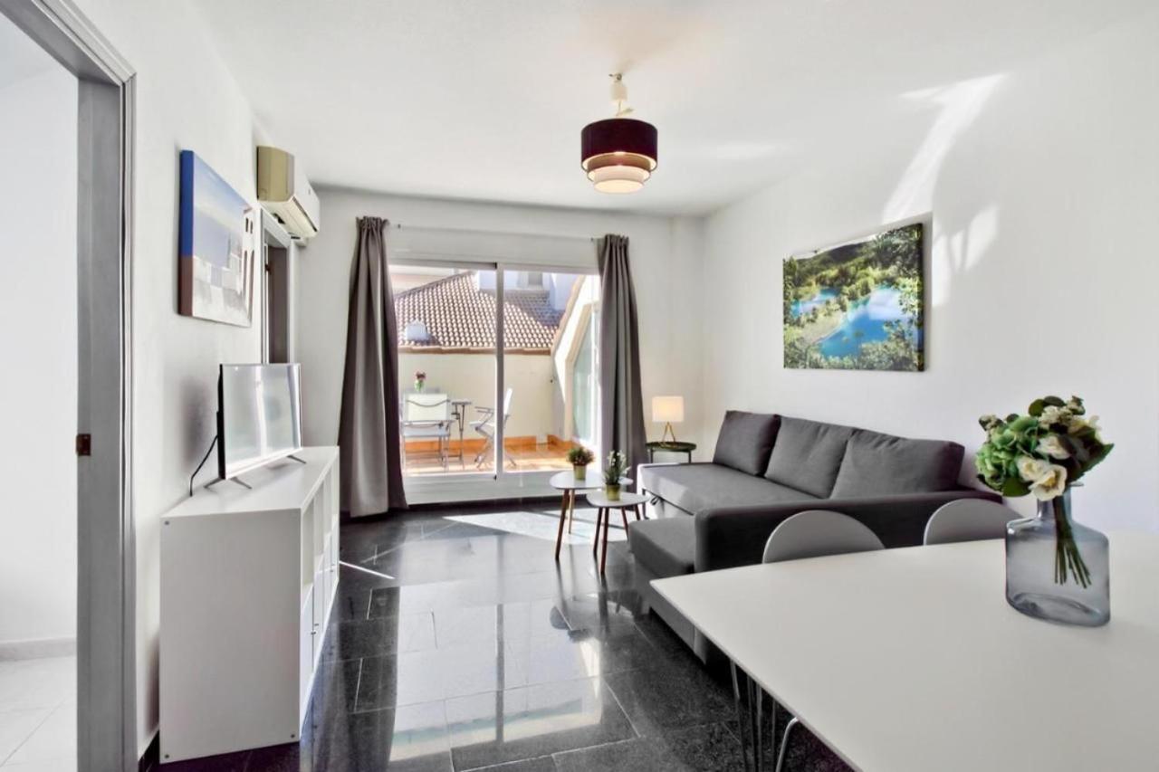 Atico Con Terraza Privada En Malaga Centro Apartment Luaran gambar