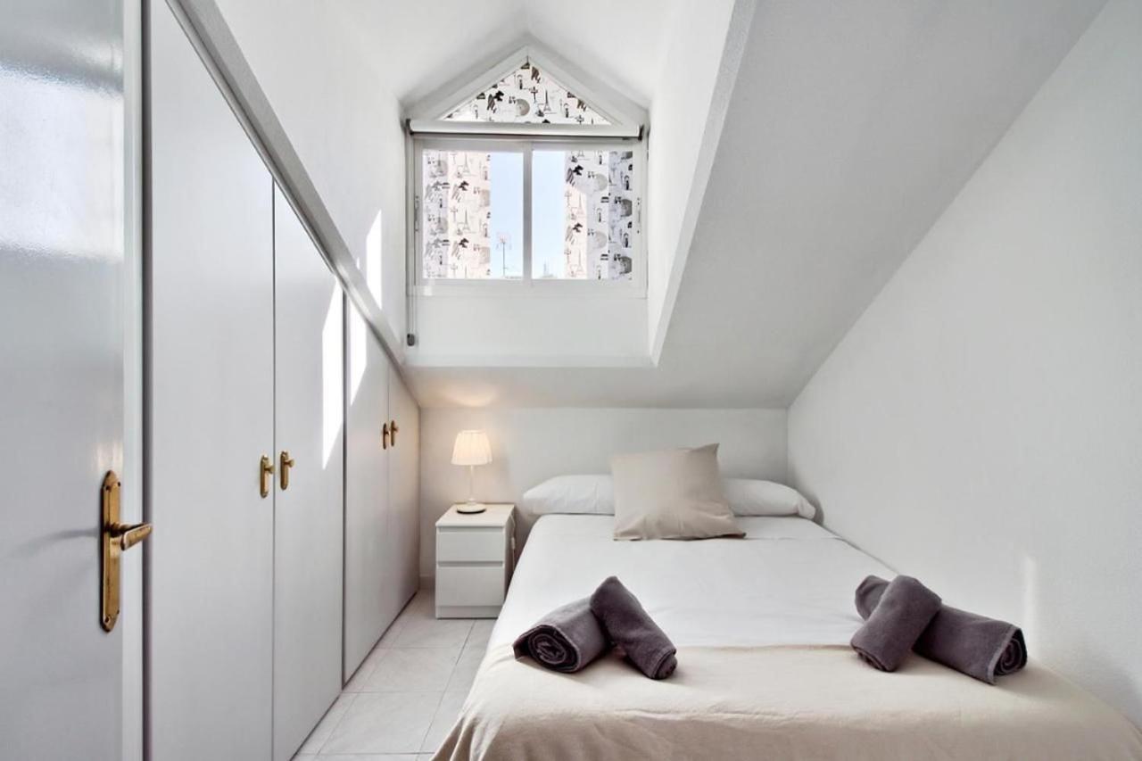 Atico Con Terraza Privada En Malaga Centro Apartment Luaran gambar
