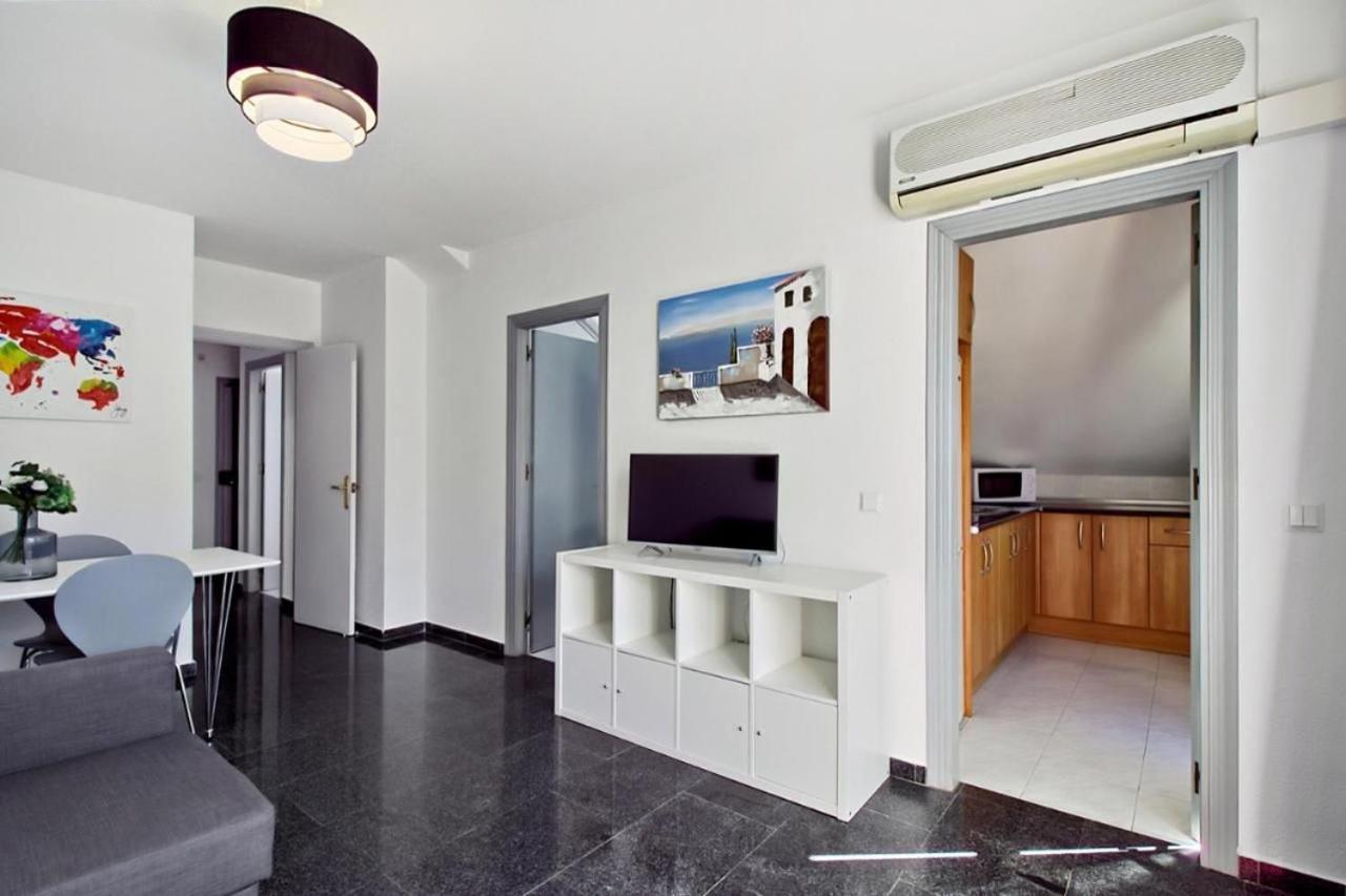 Atico Con Terraza Privada En Malaga Centro Apartment Luaran gambar