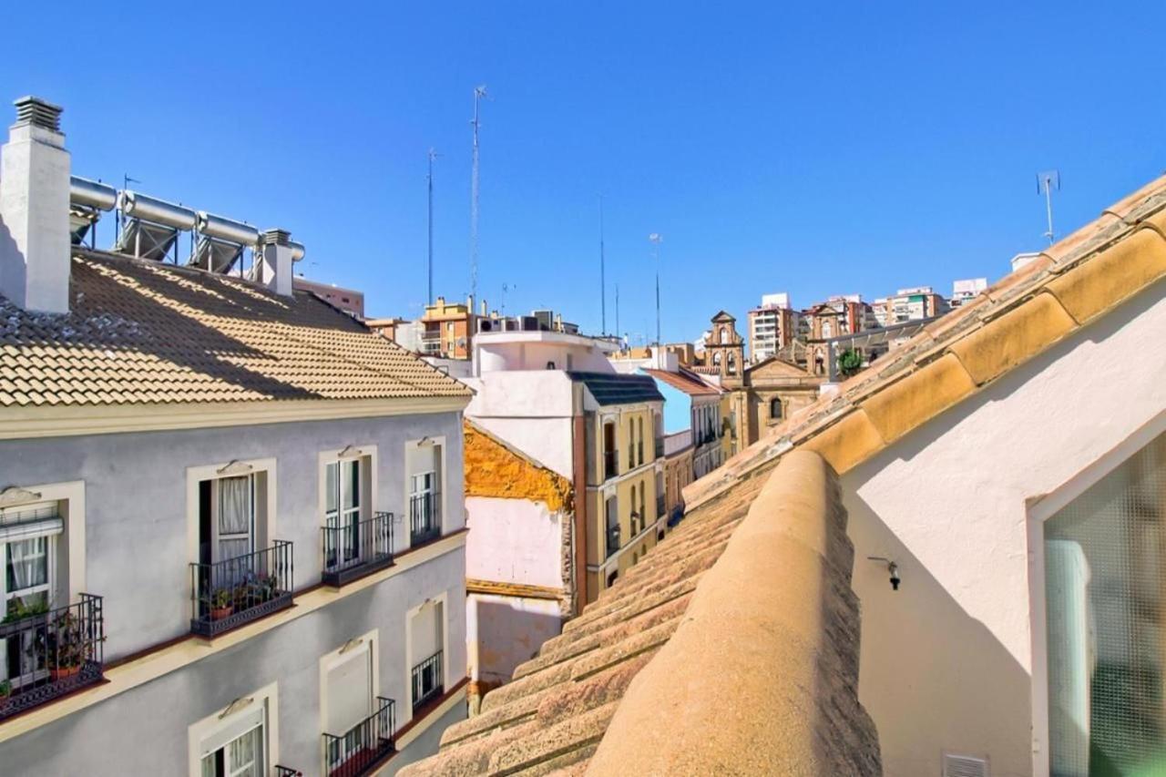 Atico Con Terraza Privada En Malaga Centro Apartment Luaran gambar